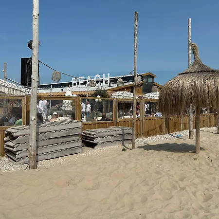 Vendégház Ann's Cozy Tides By Sea With Sun-shower In 3*