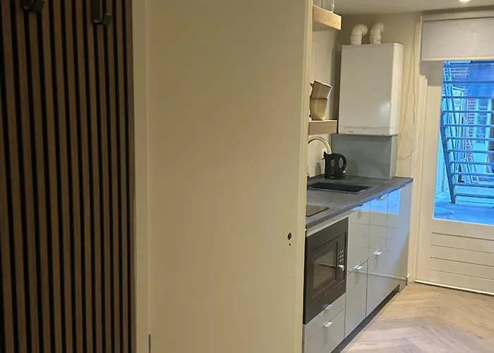 Ann's Cozy Tides By Sea With Sun-shower In Πανσιόν